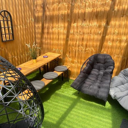 3 Double Bed Brittania Styled Central Home Near Lfc Sleeps 6 With Free Business Super Fast Fibre Broadband Liverpool Luaran gambar
