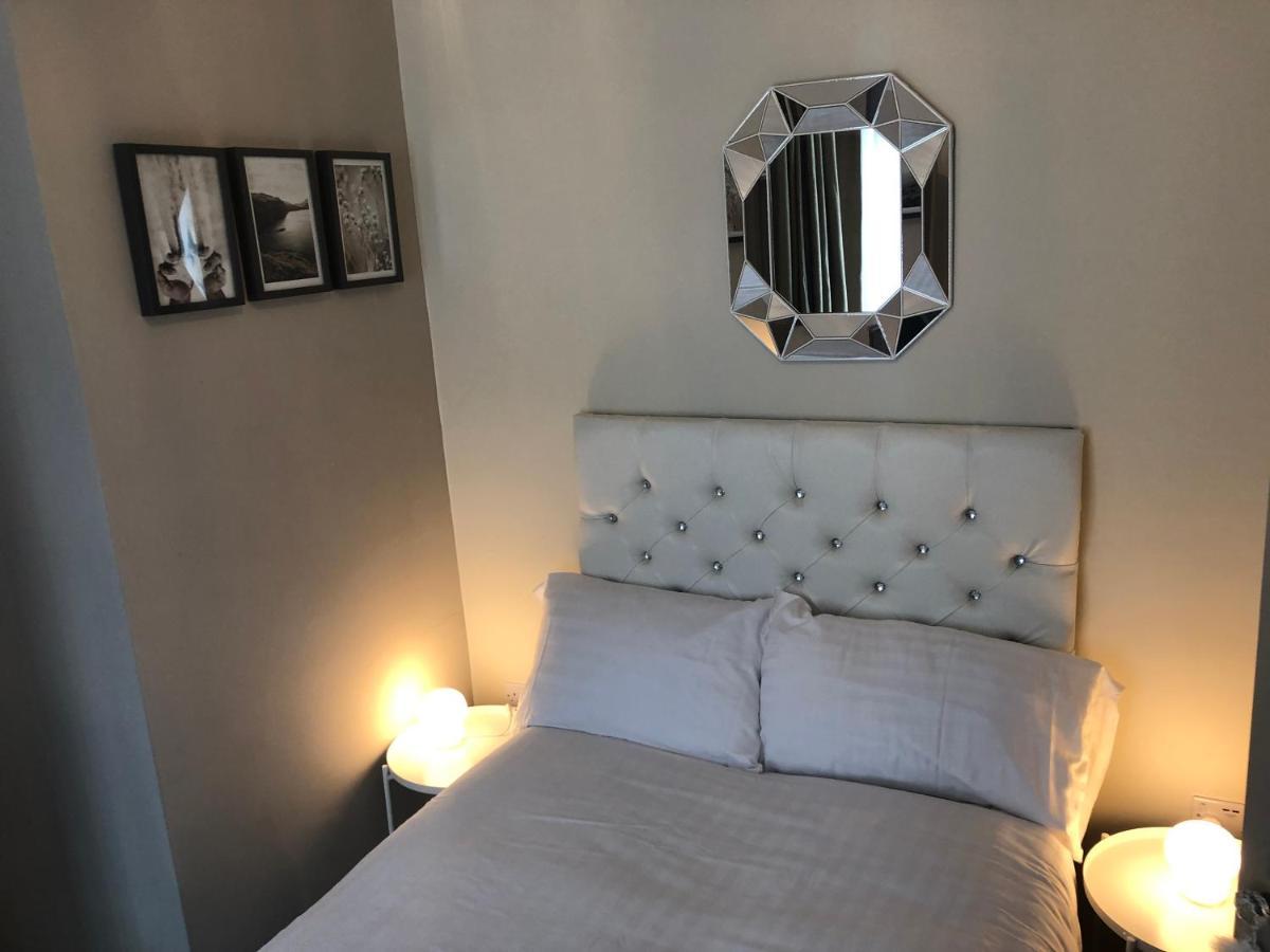 3 Double Bed Brittania Styled Central Home Near Lfc Sleeps 6 With Free Business Super Fast Fibre Broadband Liverpool Luaran gambar